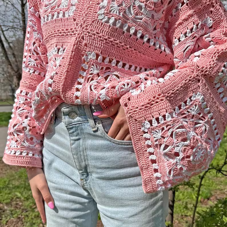 🌼 Daisy Granny Square Sweater Pattern